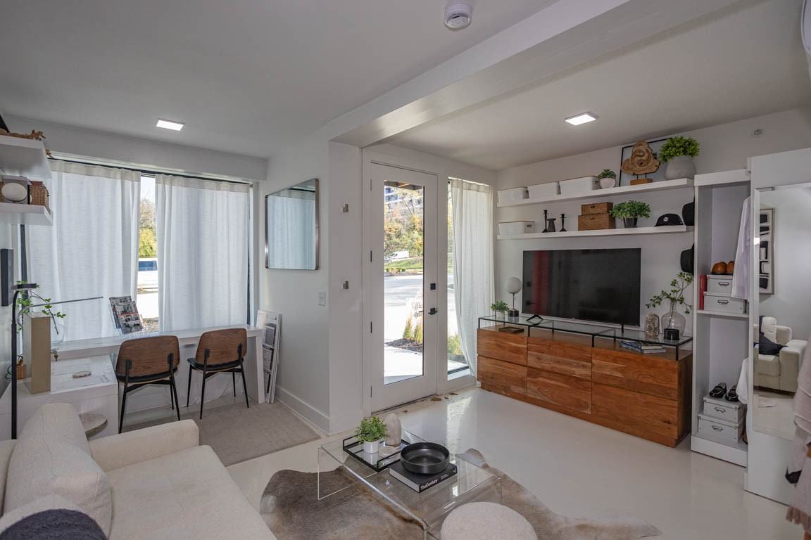 2950 Summit St. Kansas CIty, MO 64108 Blgd 1 #1 - Photo 2 of 10