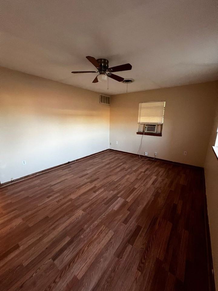 625 Avenue L - Photo 2 of 6