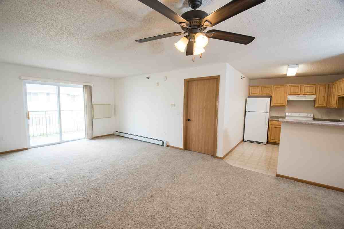 815 34th Ave E - Photo 7 of 28