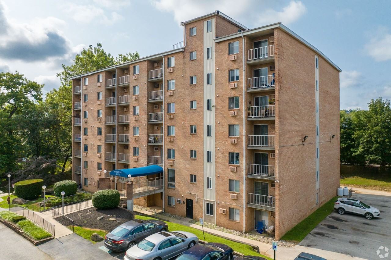 Bridgeport Suites - Photo 4 of 13