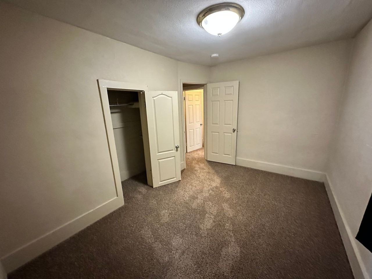 406 E Kiowa St - Photo 4 of 10