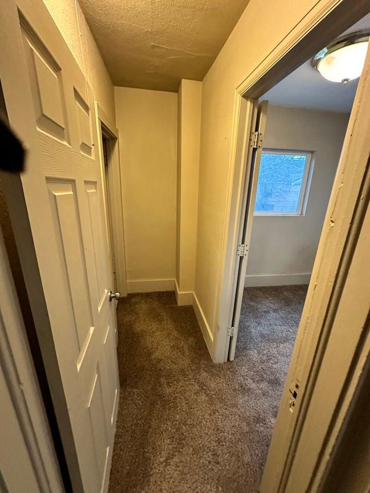 406 E Kiowa St - Photo 6 of 10