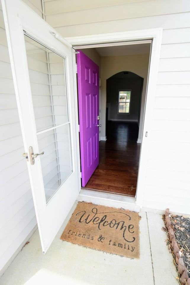 323 Blackhawk Ln - Photo 2 of 23