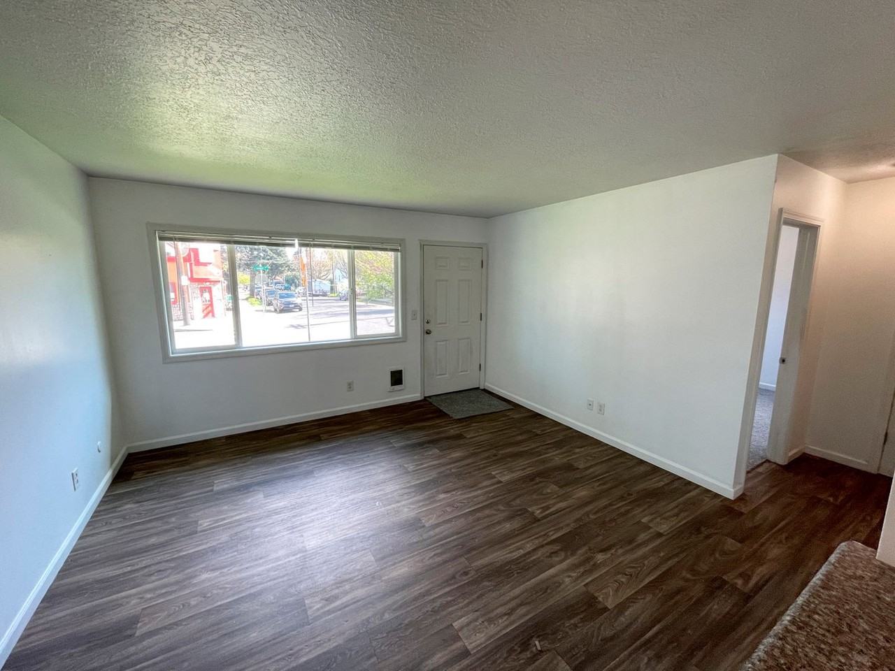 9416 N Lombard St - Photo 4 of 15