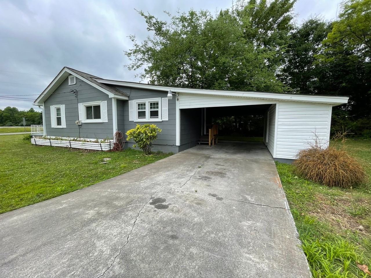 439 Pinson Rd Ne - Photo 2 of 22