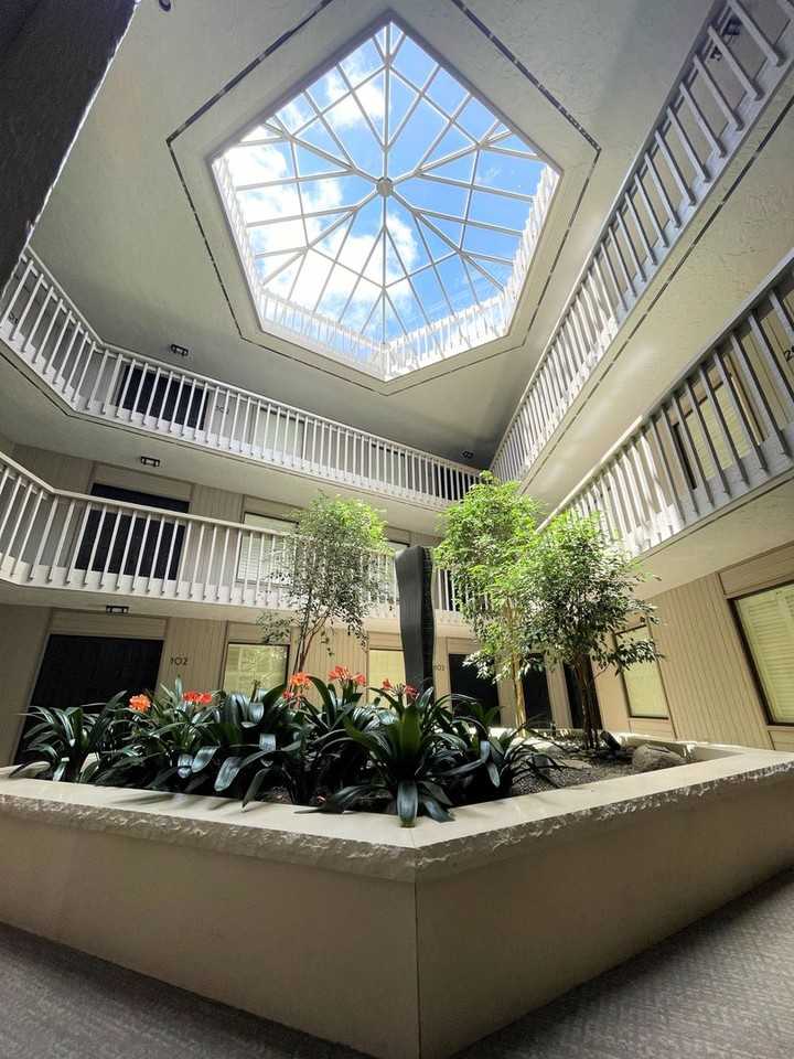 300 Sand Hill Cir, Menlo Park, CA 94025 3 Bedroom Apartment for Rent