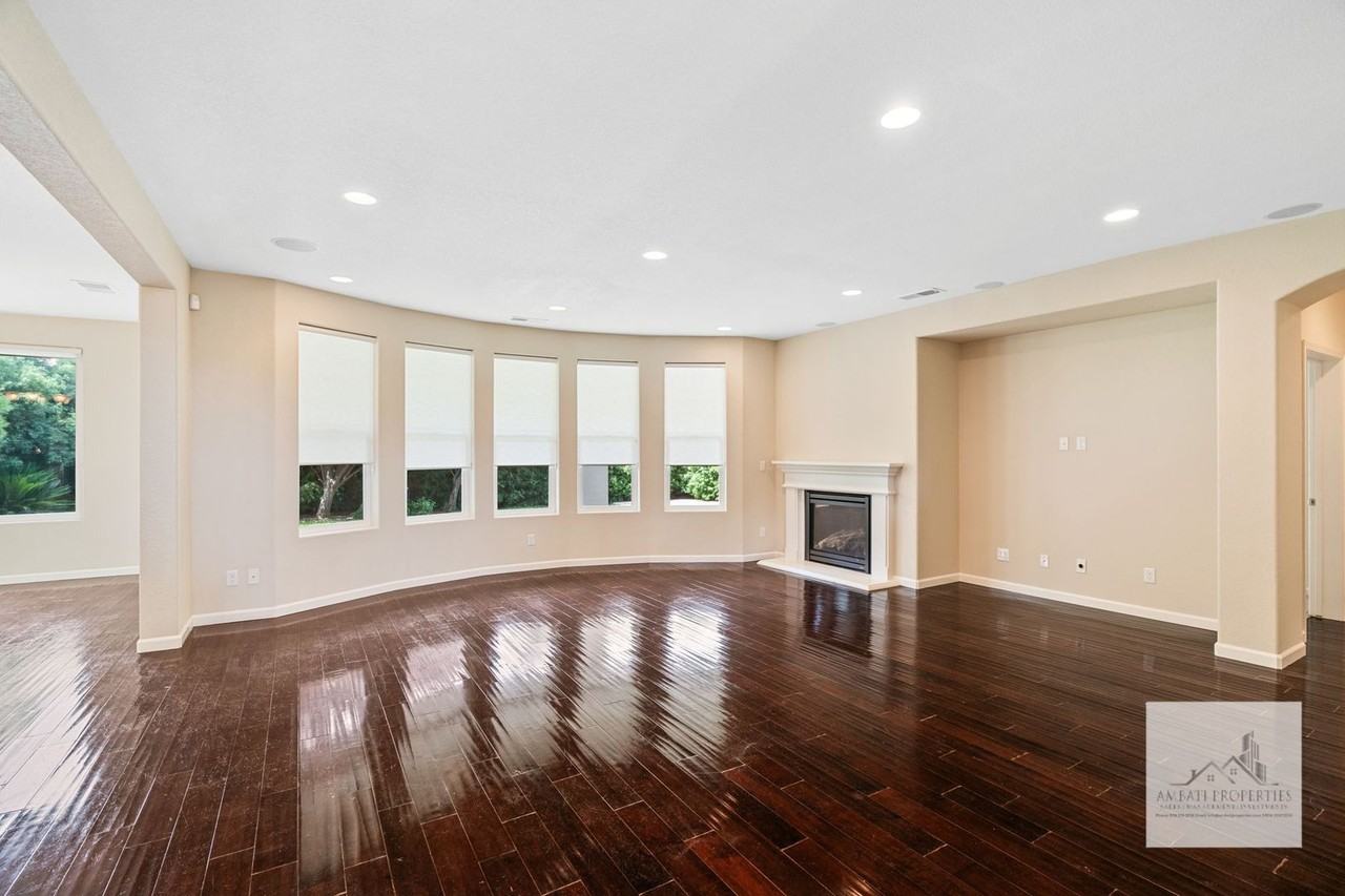 2398 E Prestwick Ave - Photo 4 of 12