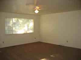 featured image of 219 E Denver St