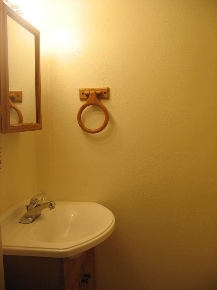 219 E Denver St - Photo 7 of 10