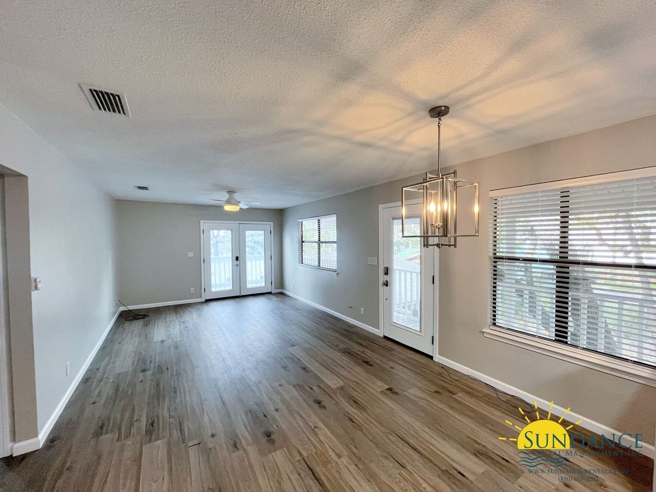 45 Warwick Dr - Photo 3 of 22