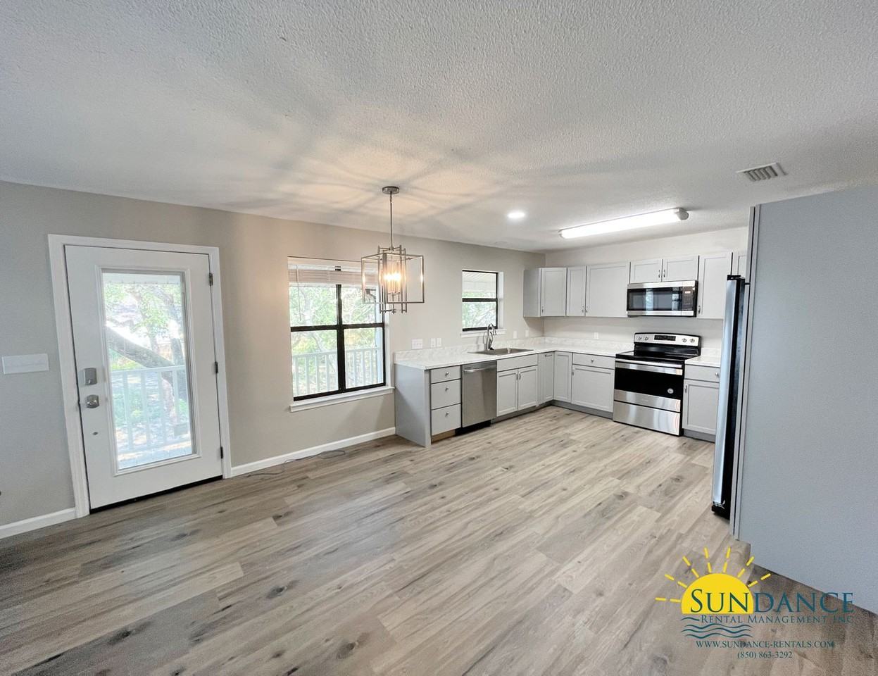 45 Warwick Dr - Photo 5 of 22