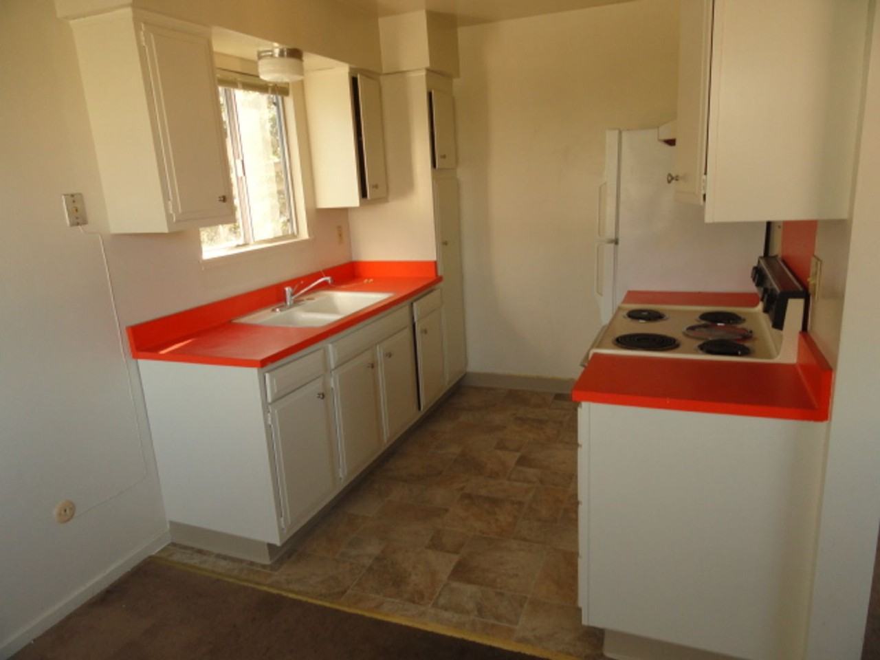 laur241 - Photo 2 of 3