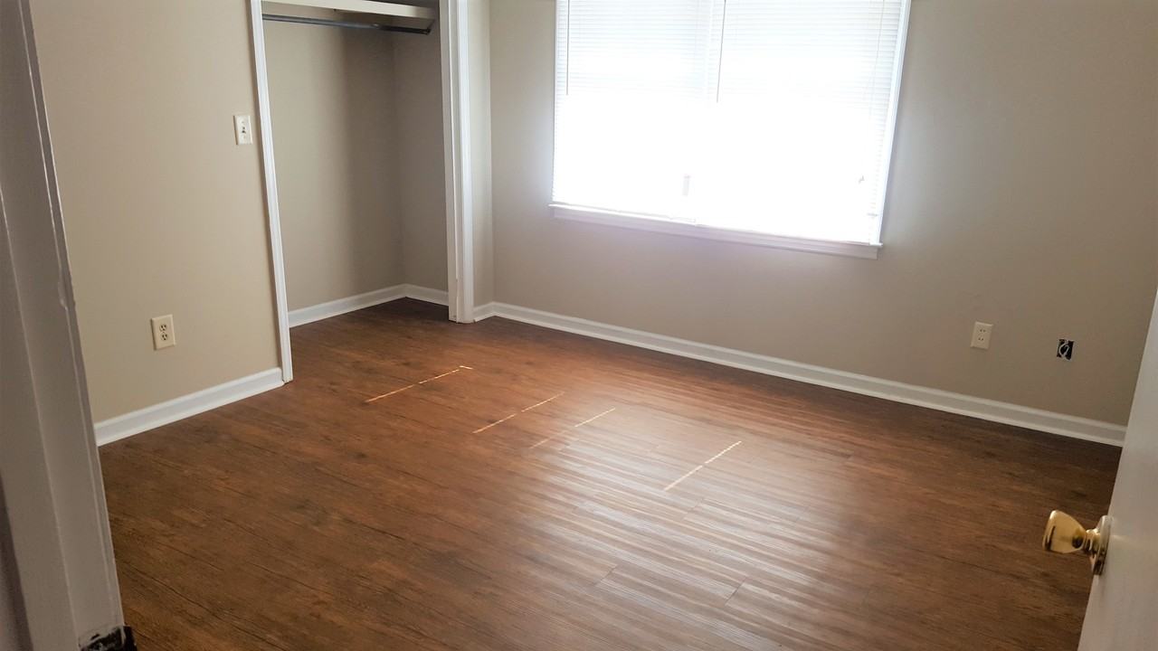 11 University Place - Photo 6 of 15