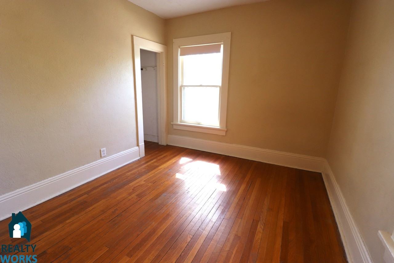 1702 S 15th St - Photo 3 of 7