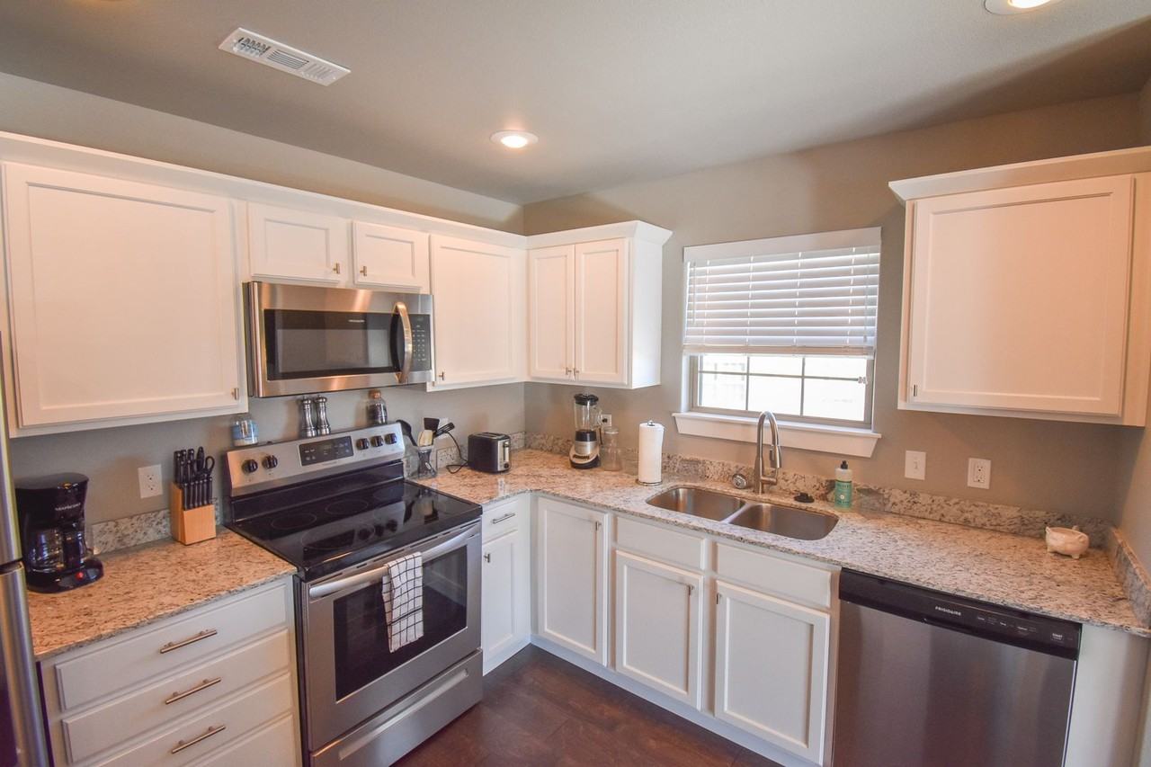 2798 W Blackstone Xing - Photo 3 of 29