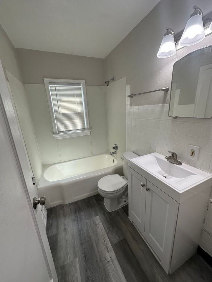 8000 Blueberry Ln - Photo 3 of 15