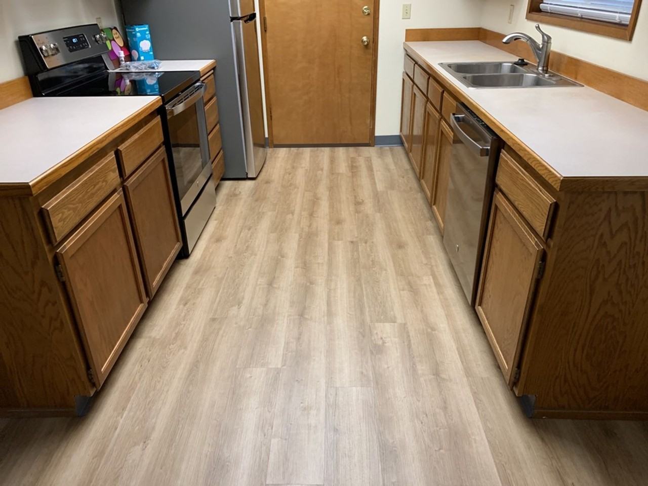 8111 N Burrage Ave - Photo 4 of 27