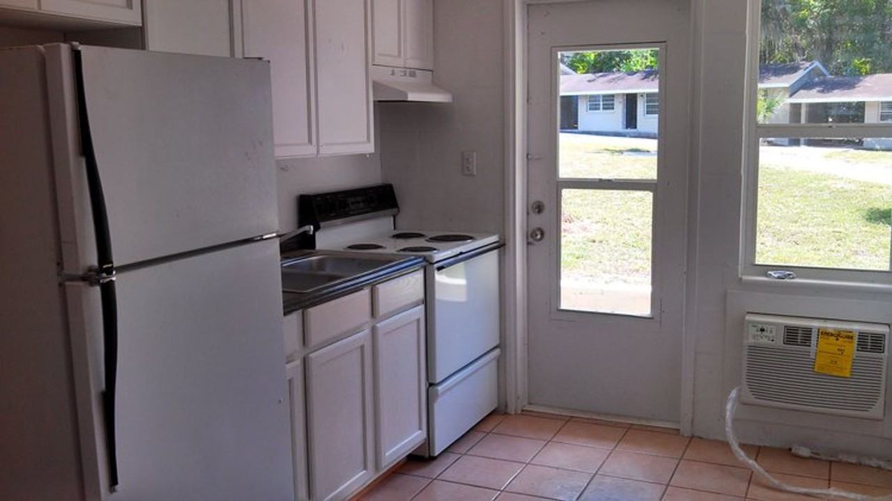 18 W Herrick Dr - Photo 2 of 3