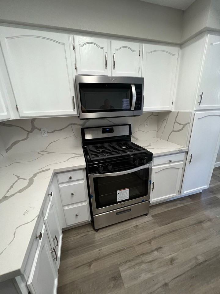 2815 Norfolk Ave - Photo 4 of 17