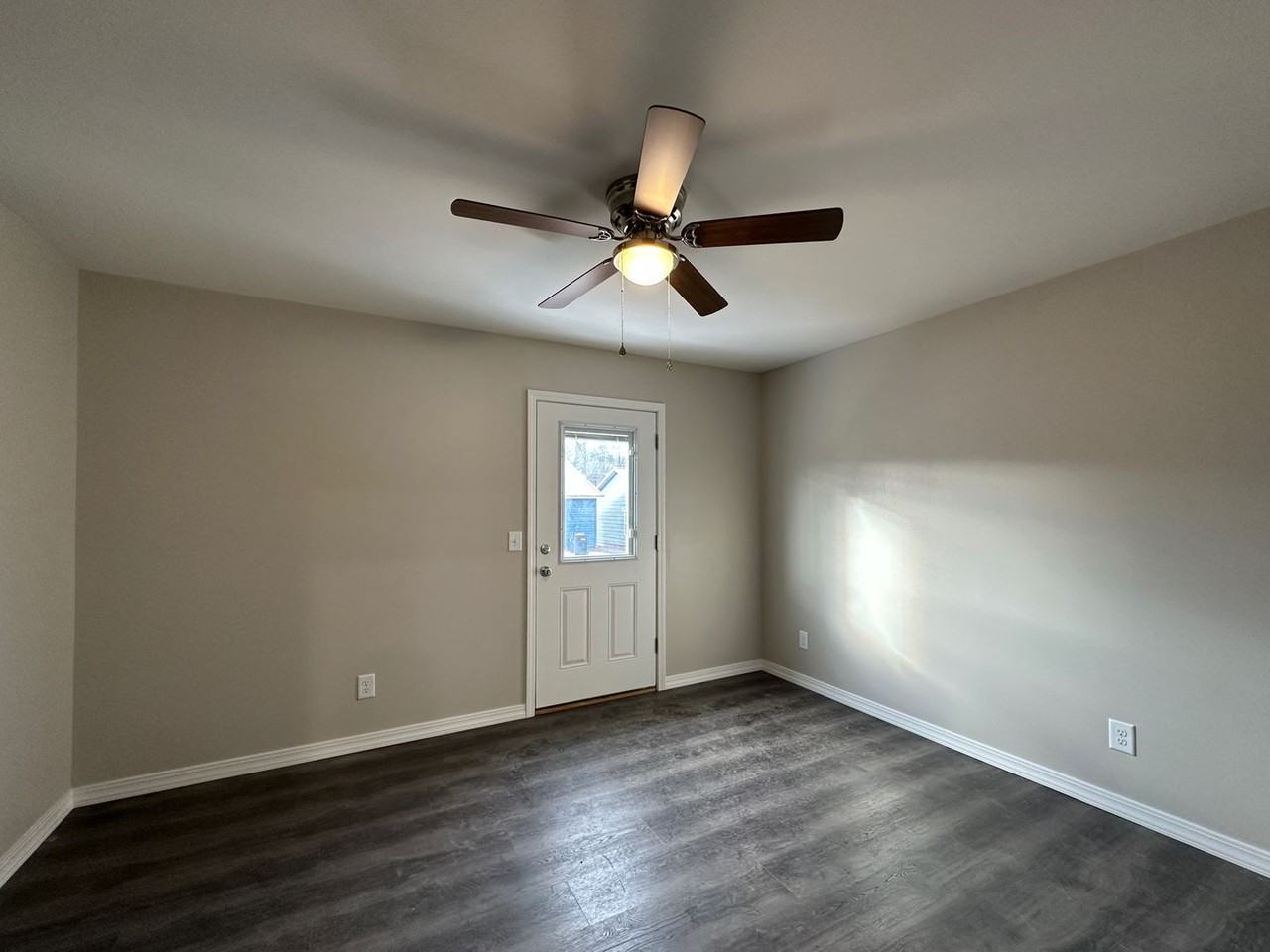 103 King George St - Photo 4 of 7