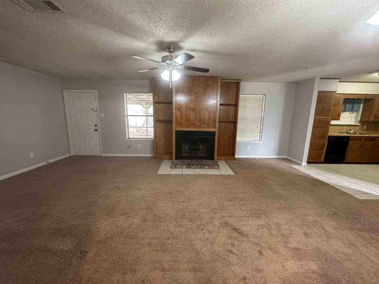 100 Bobbie Ct - Photo 2 of 9
