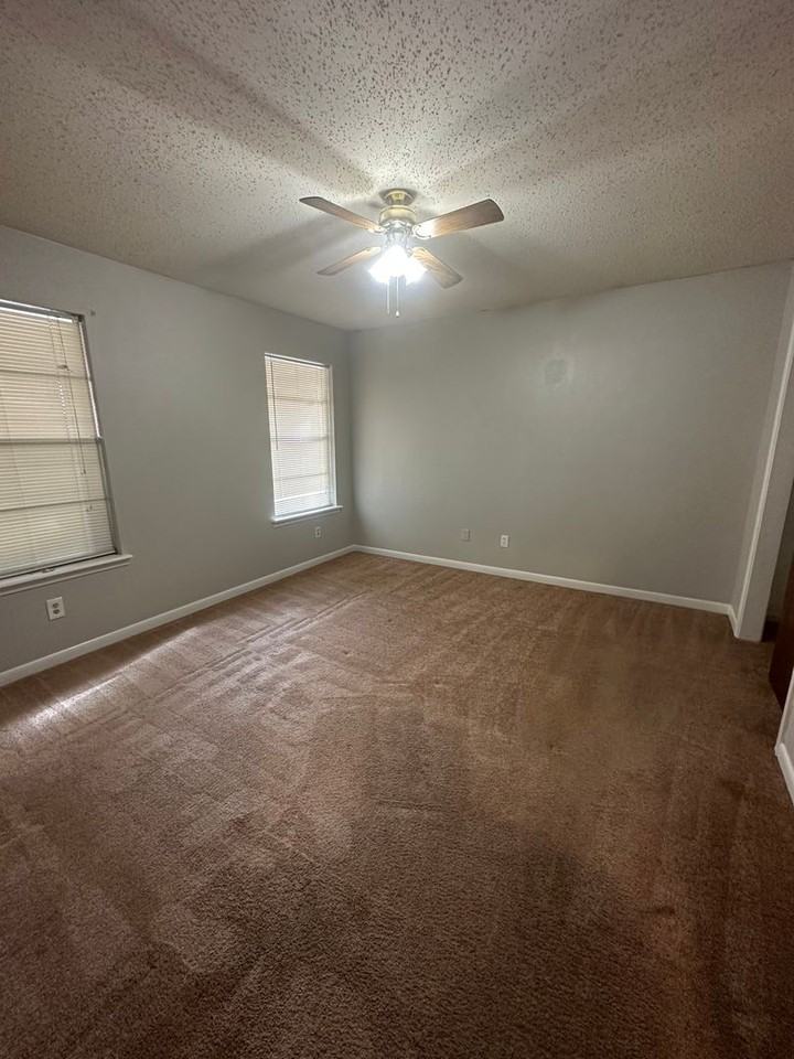 100 Bobbie Ct - Photo 6 of 9