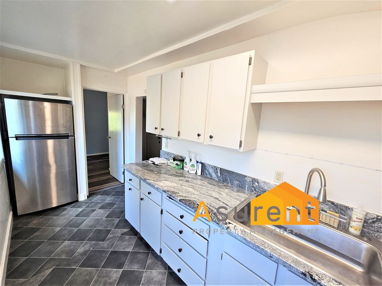 131 Coolidge St - Photo 4 of 11