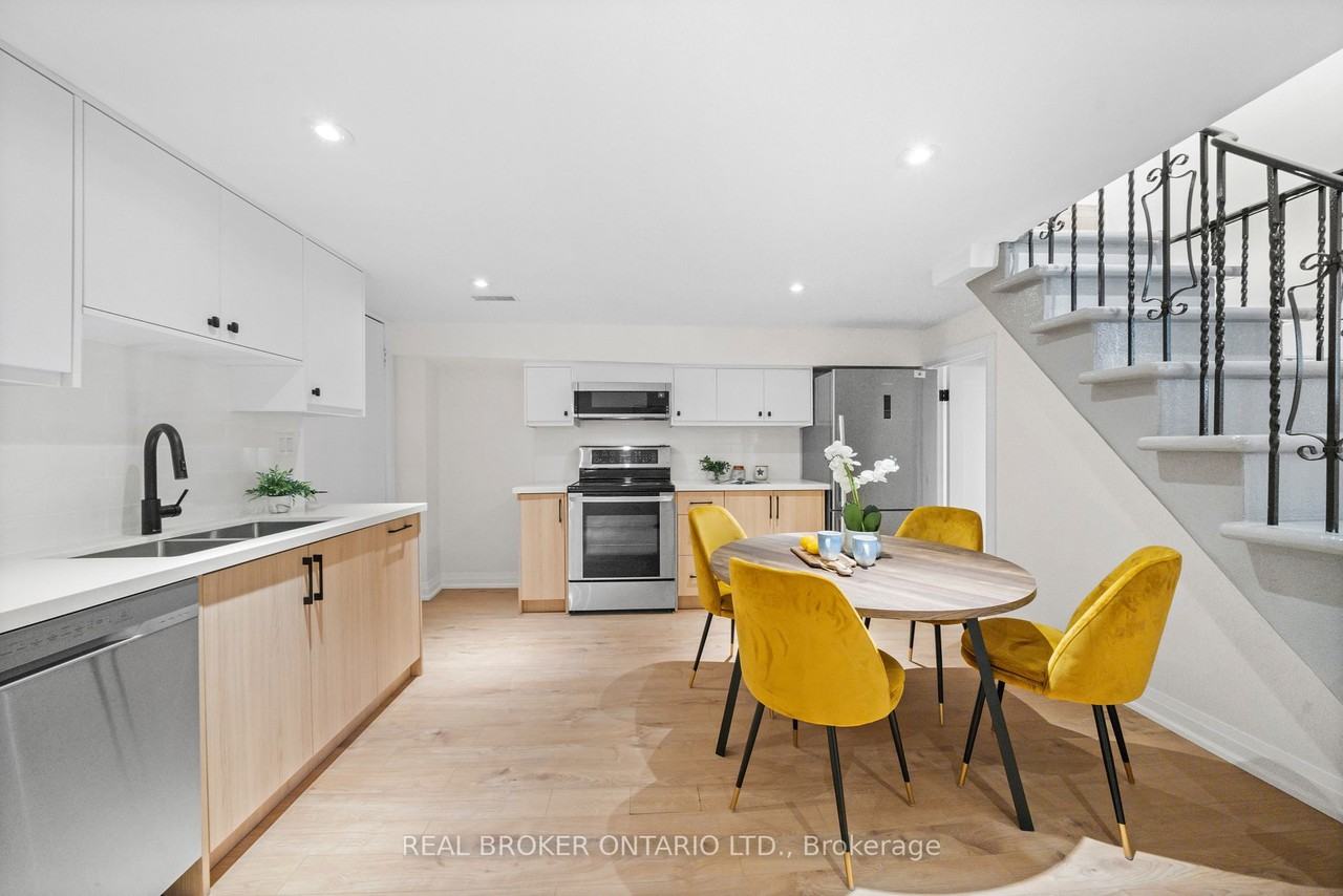 35 Rowntree Avenue - Photo 2 of 7