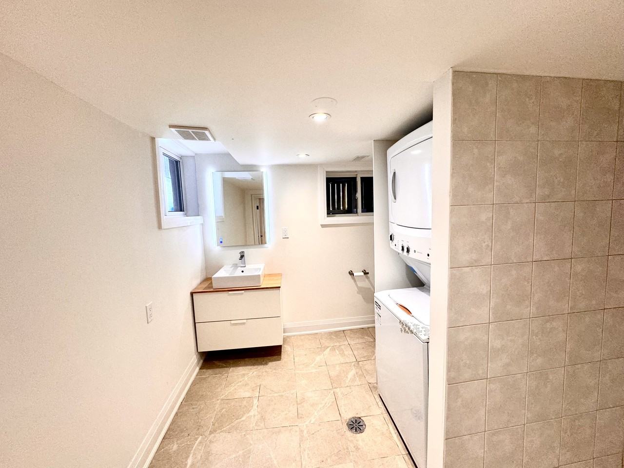 35 Rowntree Avenue - Photo 5 of 7