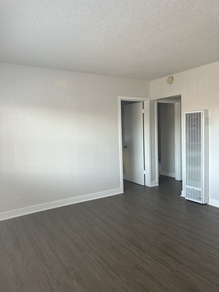 8414 S Figueroa St #14 - Photo 2 of 9