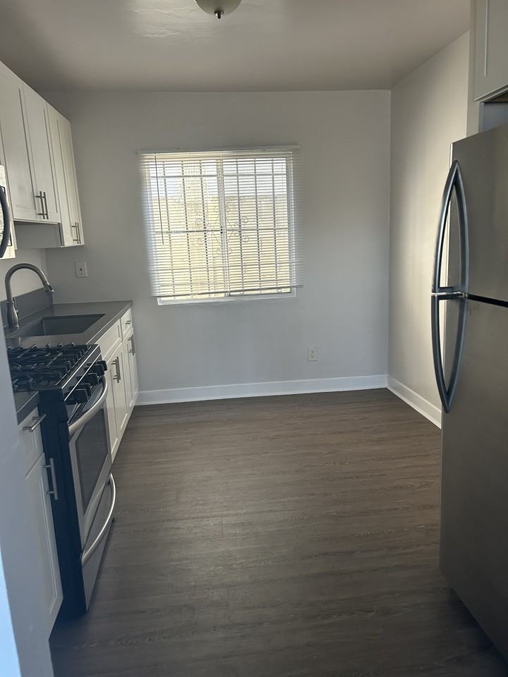 8414 S Figueroa St #14 - Photo 3 of 9