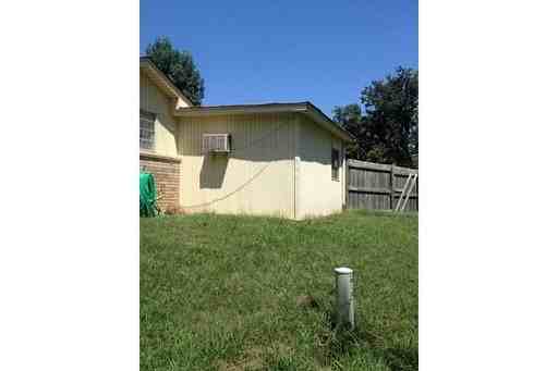 1105 W Will Rogers Ct - Photo 3 of 10