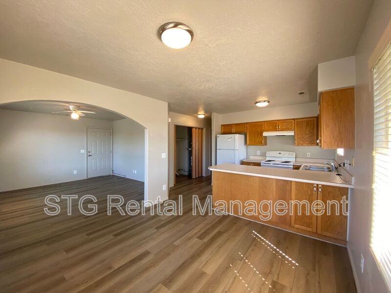 473 Es #4 - Photo 5 of 18
