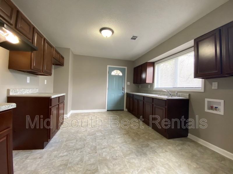 1641 S Cooper St - Photo 3 of 8