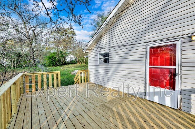 616 Rutledge Dr - Photo 5 of 33