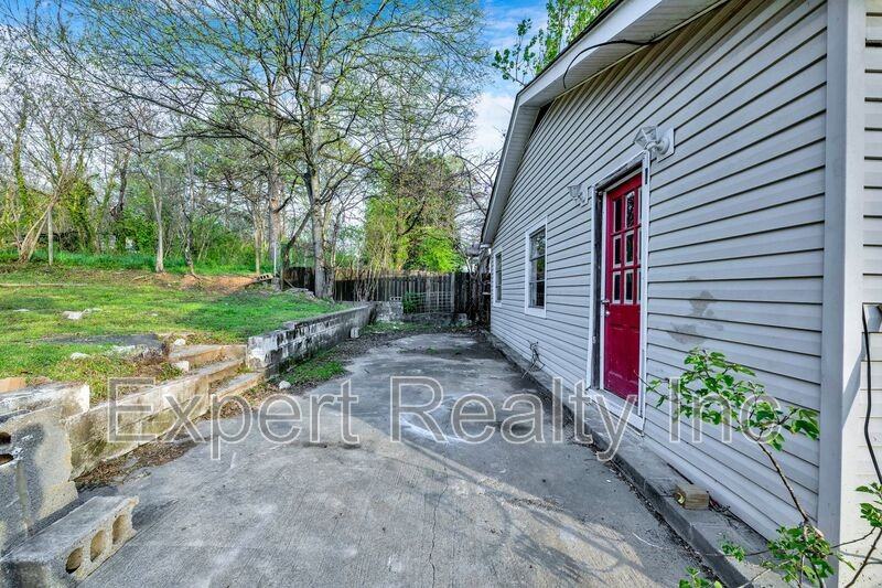 616 Rutledge Dr - Photo 6 of 33