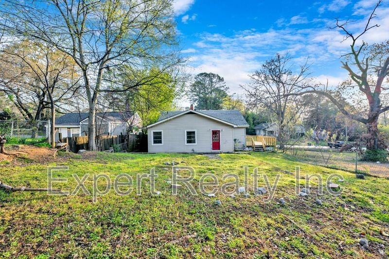 616 Rutledge Dr - Photo 7 of 33