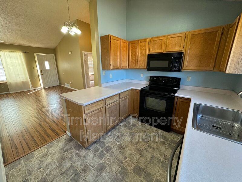 6735 Overland Dr - Photo 7 of 15