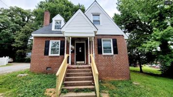 featured image of 1306 Bowen St