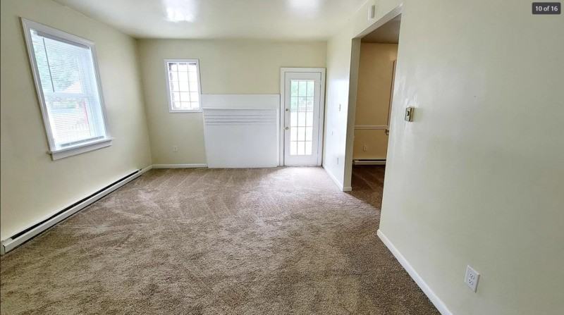 1306 Bowen St - Photo 7 of 16