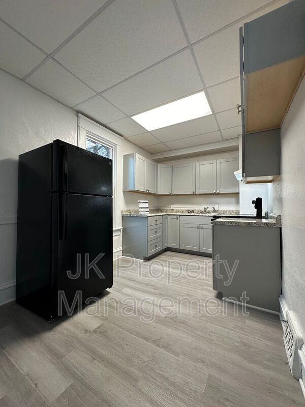 604 2nd Ave S - Photo 2 of 20