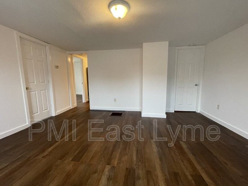 19 Railroad Ave - Photo 3 of 14