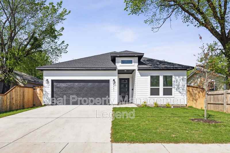 4031 Vineyard Dr - Photo 2 of 30