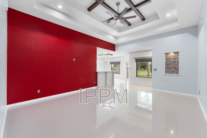 7288 Rain Forest Dr - Photo 4 of 19