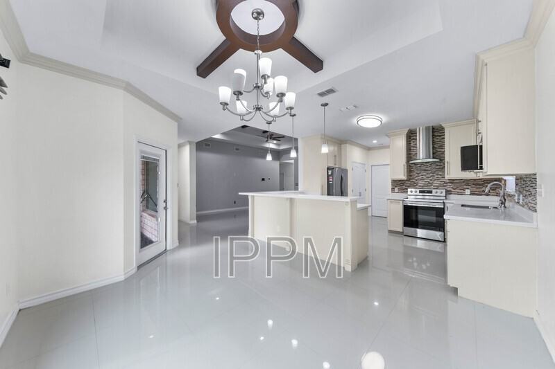 7288 Rain Forest Dr - Photo 6 of 19