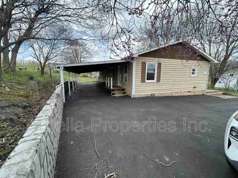 295 Arrowood Rd - Photo 3 of 28