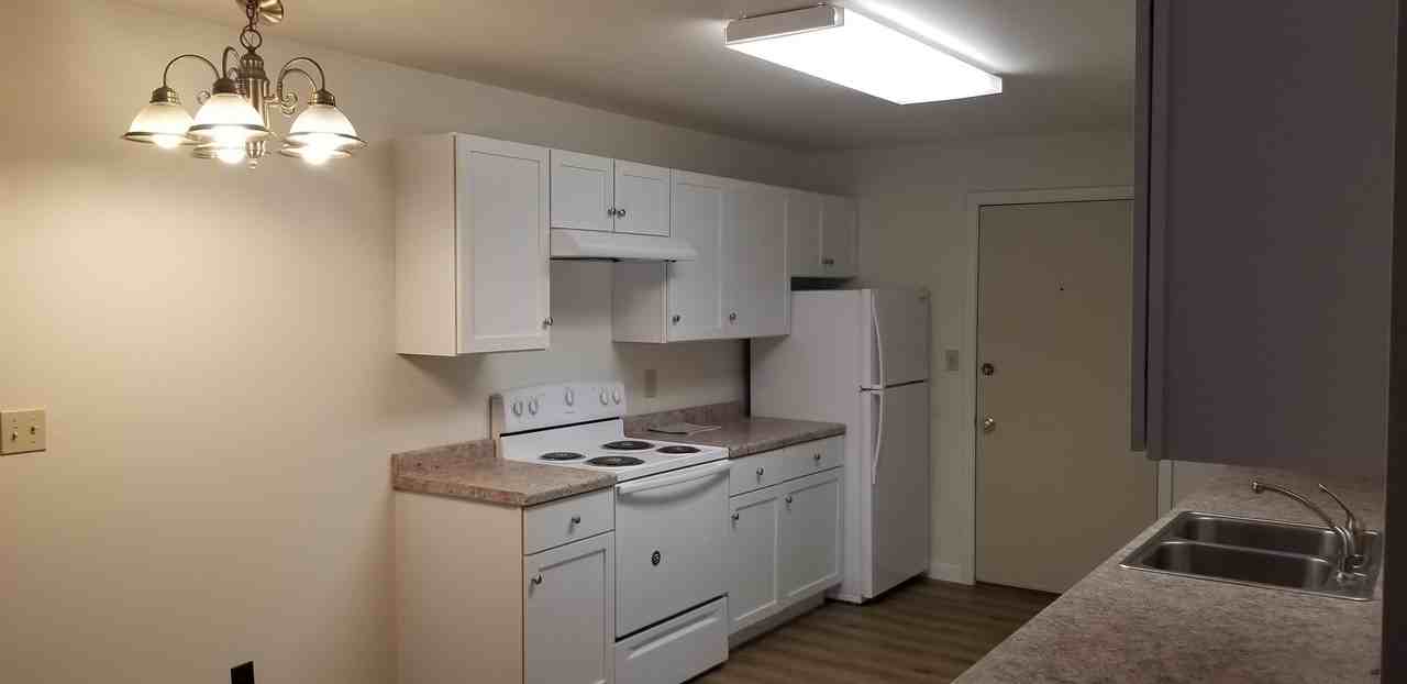 376 Lincoln Street - Photo 2 of 12