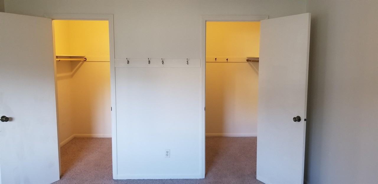 376 Lincoln Street - Photo 6 of 12