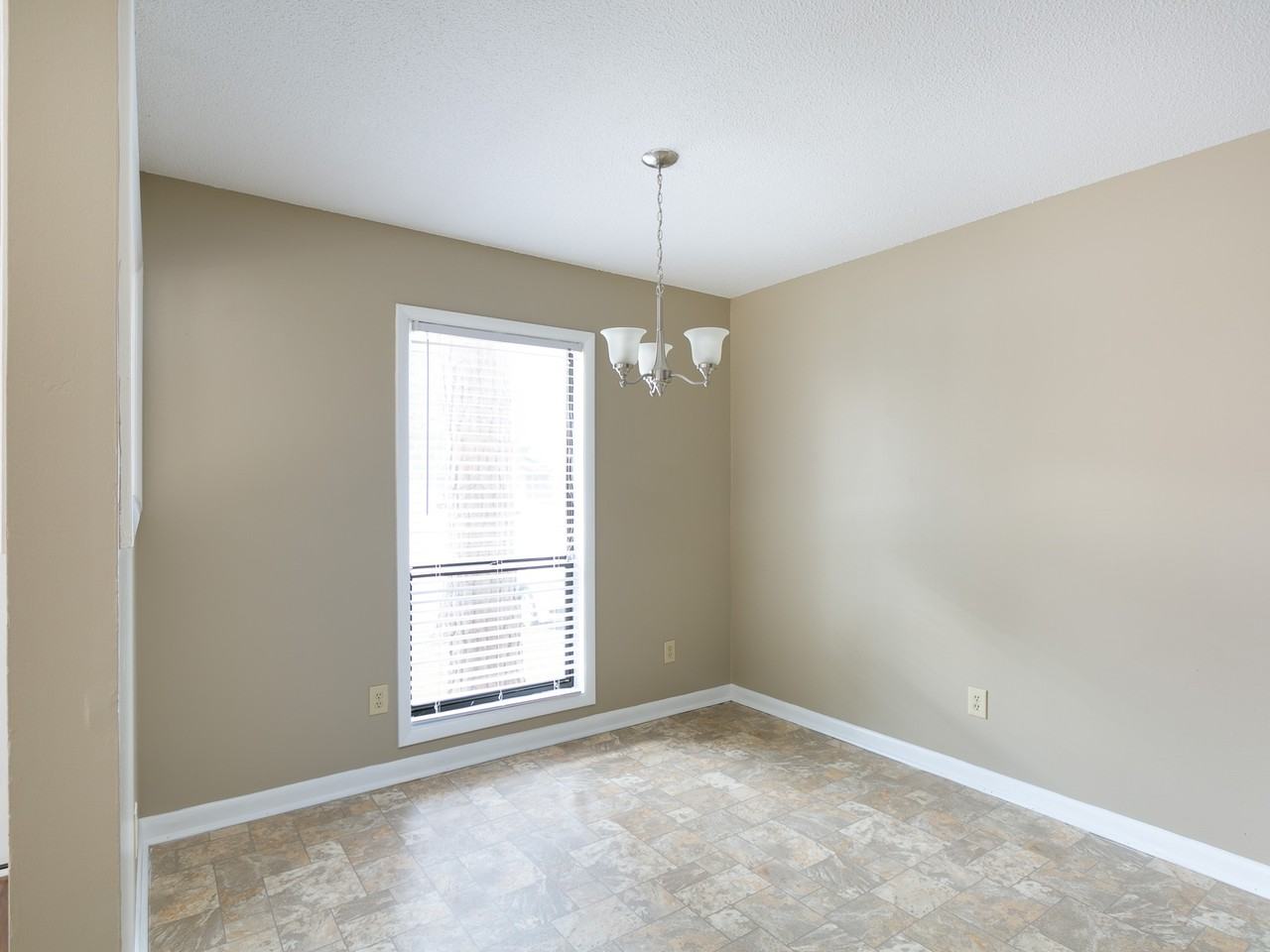 630 Mosswood Lane - Photo 3 of 31