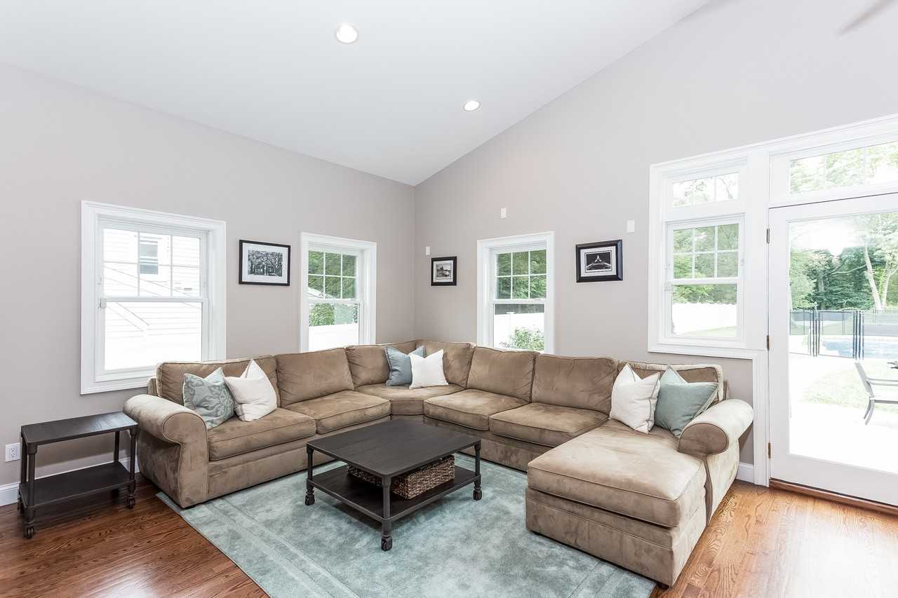 103 West Ave - Photo 3 of 25